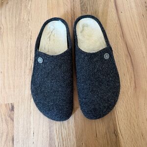 Birkenstock Zermatt Dark Gray Felt Shearling-Lined Clogs